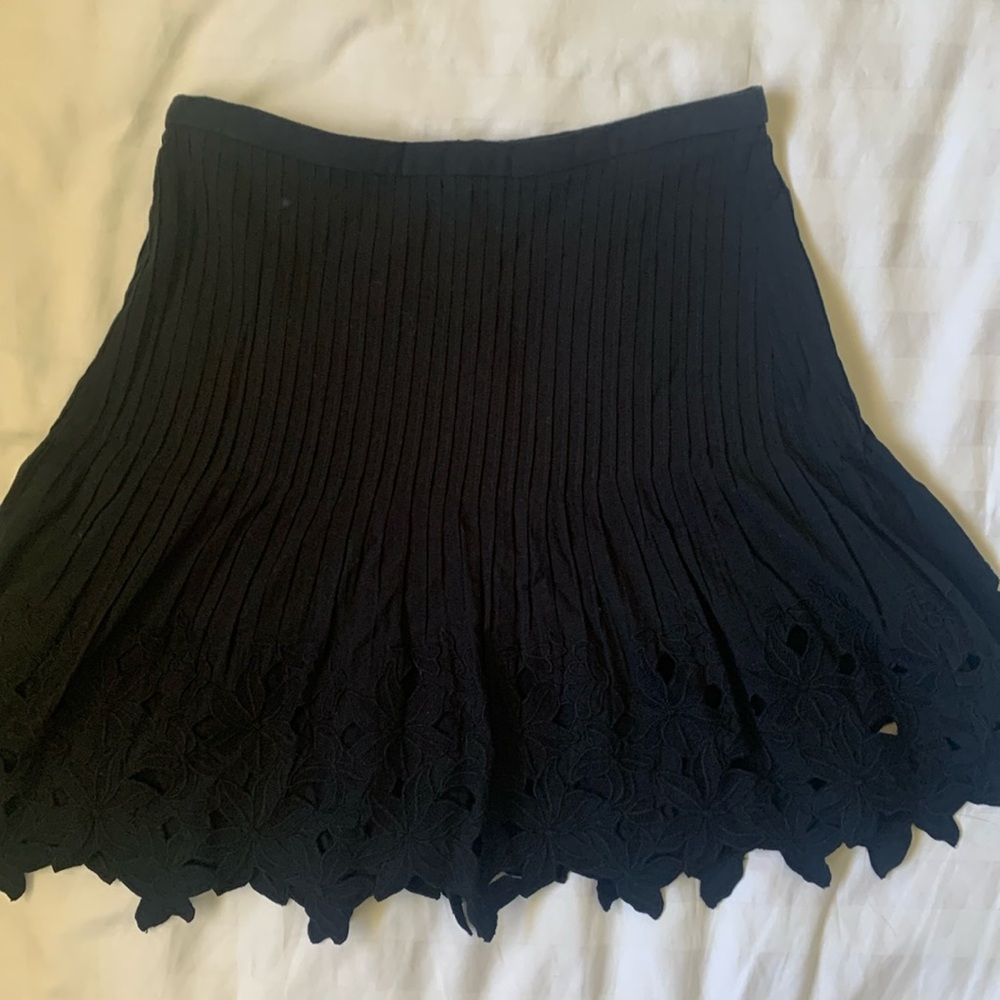 J Crew black cotton skirt pin tucked until large embroidered floral edge EUC